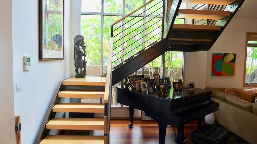 Venice Canals Spacious Contemporary House gallery image 5