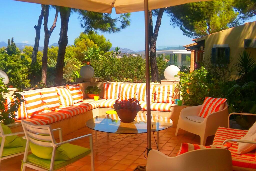 Terrace. Porche