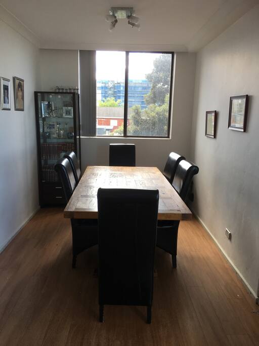 Dining room. Seats 8