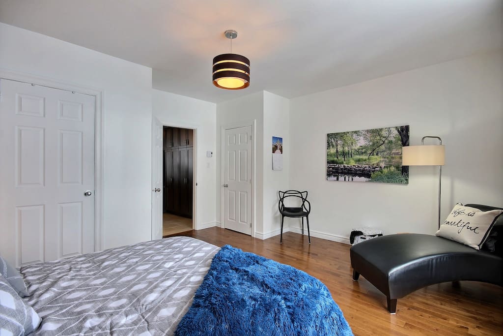 Bedroom with 2 closets