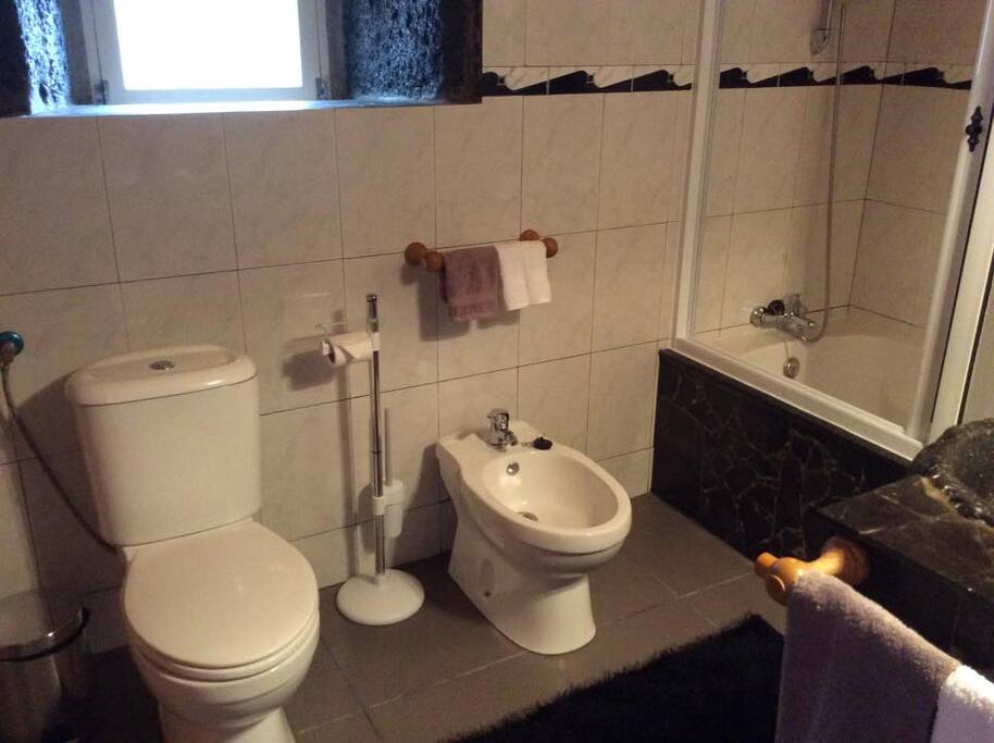 Ensuite to bedroom 1