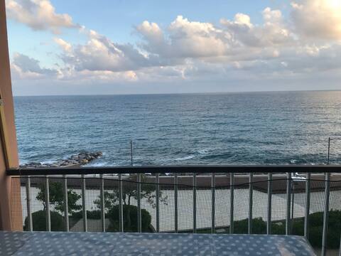 Bright apartment frontemare in Deiva Marina