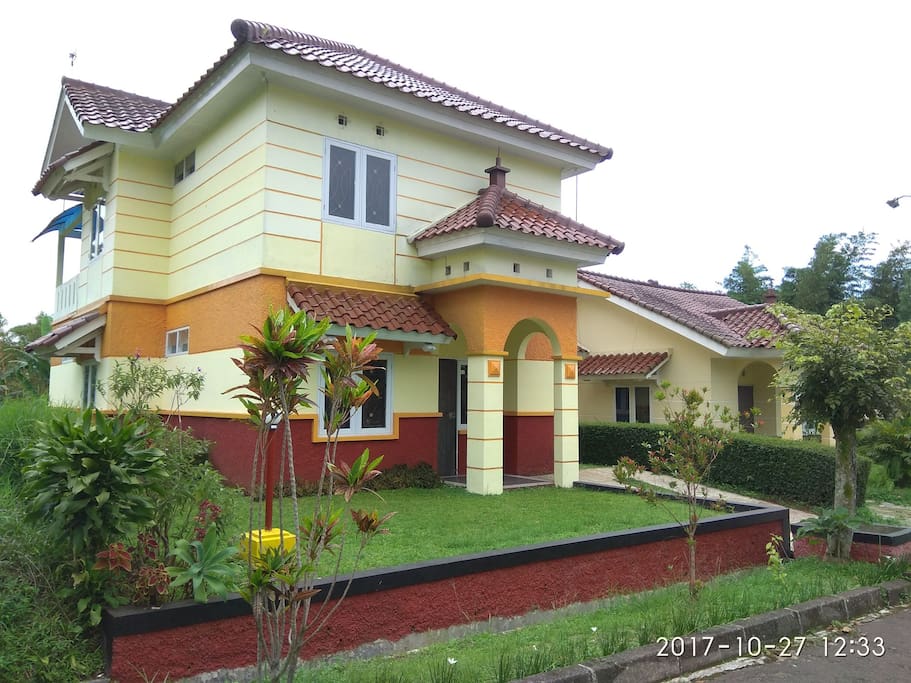 Villa SaskyCIATER HIGHLAND 5 Beds  Villas for Rent in subang, Jawa Barat, Indonesia
