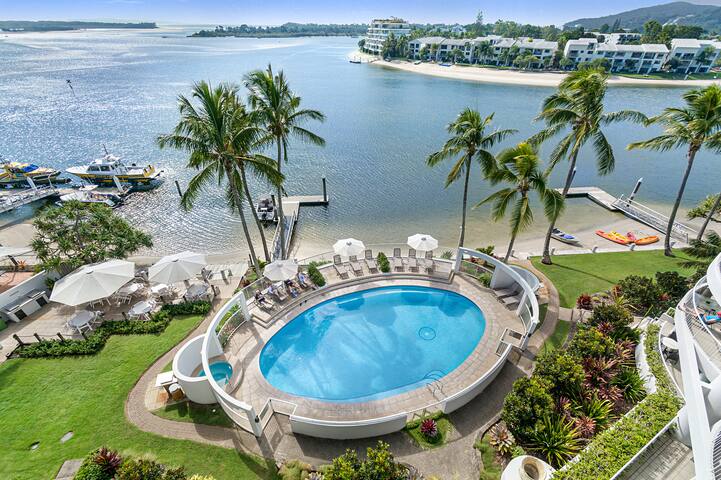 Alluring Riverside Penthouse gallery image 2