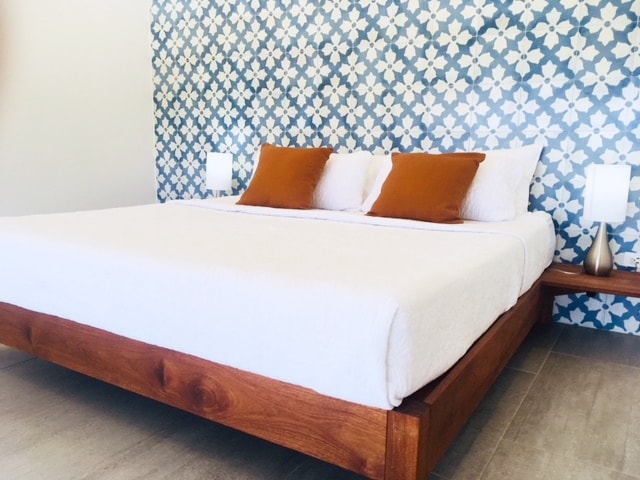 King Size bed with foam and feather pillows with awesome views from bed