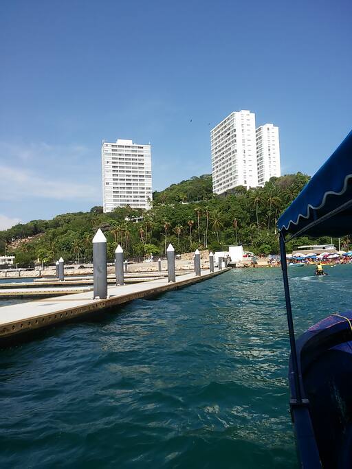 Condominio Torreblanca, Bahía Puerto Marqués, Acapulco.