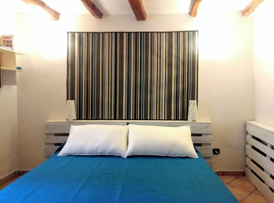 Bedroom 2, double bed, 160 x 190 cm, 63 x 75 inches
