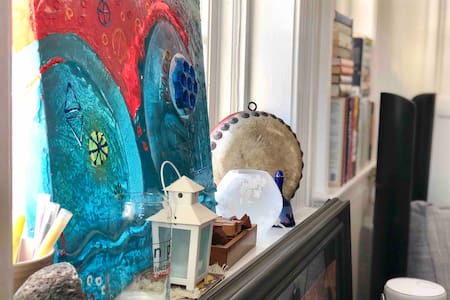 Colorful Sunny Apartment in the Heart of Old Town