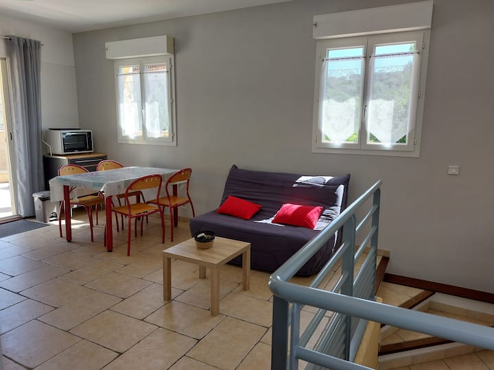 Appartement Avec Terrasse Spacieuse - Montpezat