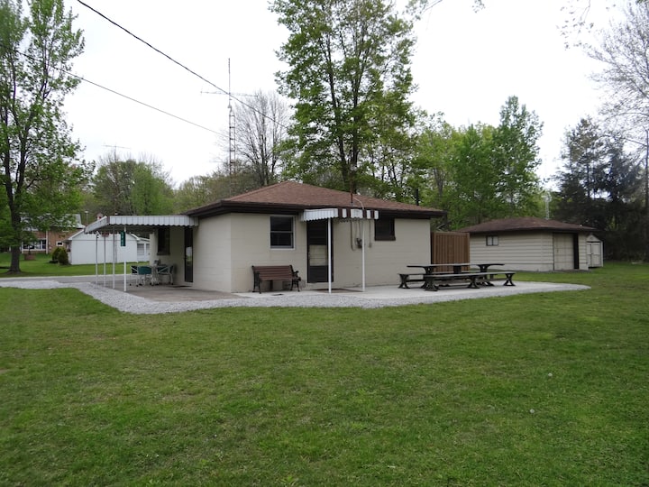 Beer Camp of Pymatuning Lake (Dock Space Included) Cottages for Rent