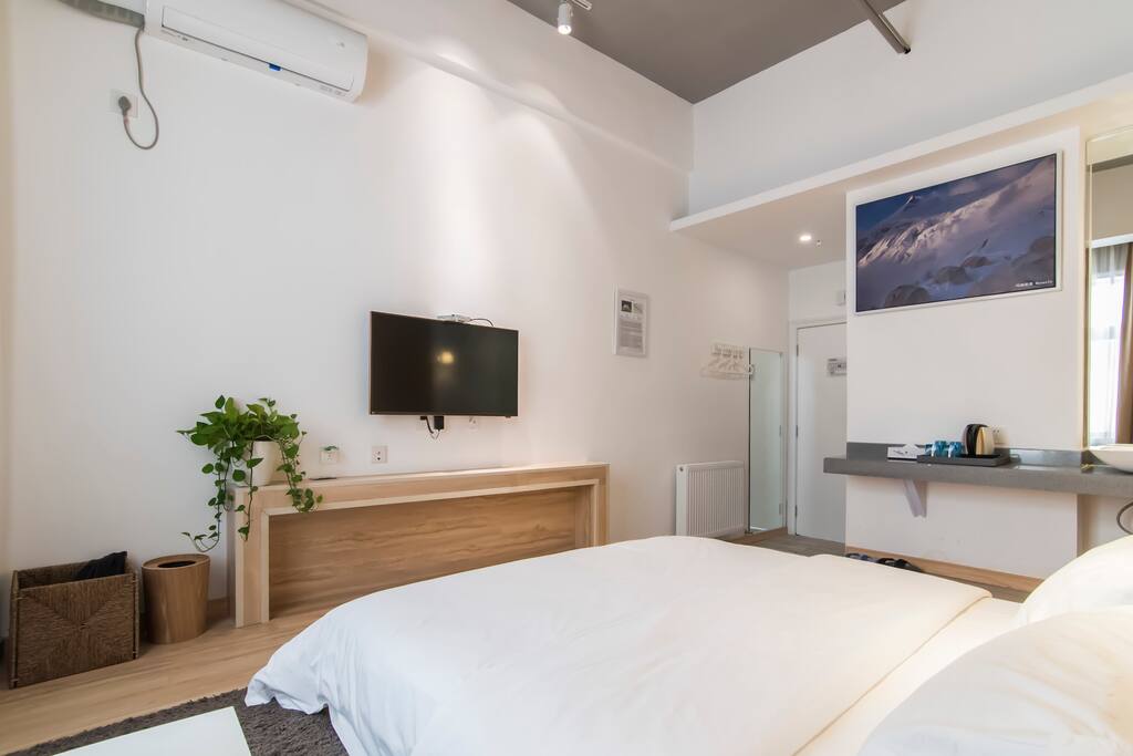 Tatami King Bed Room