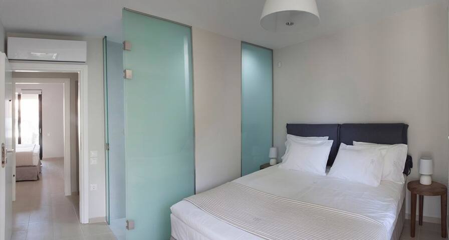 Three Bedroom Apartment | Sea View | Maisonnette gallery image 2