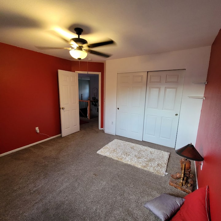 Cheerful 1 Bedroom Private Bath Beautiful Home. - Frederick, CO