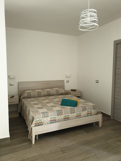 Popular Airbnb listing: Villa Tropeano - camera Glicine in Ricadi