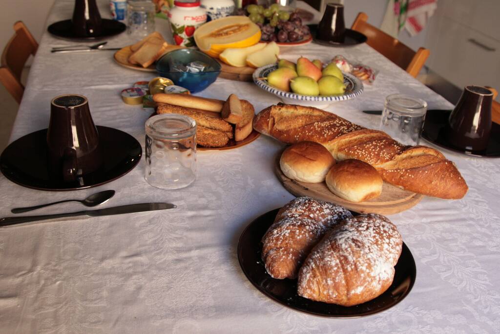 Breakfast with bread