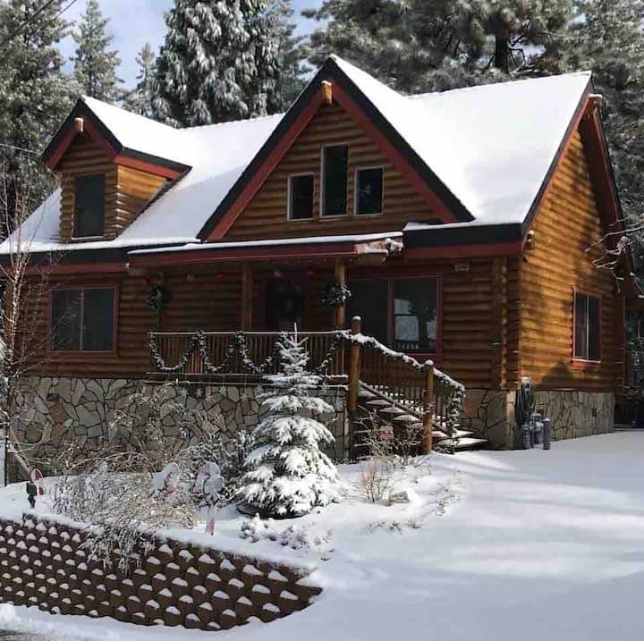 Stunning Snow Mountain Log CabinLake Wkly Disc Cabins for Rent in