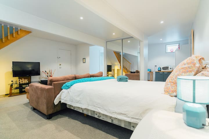Private Studio +Ensuite +WIFI & Own Access