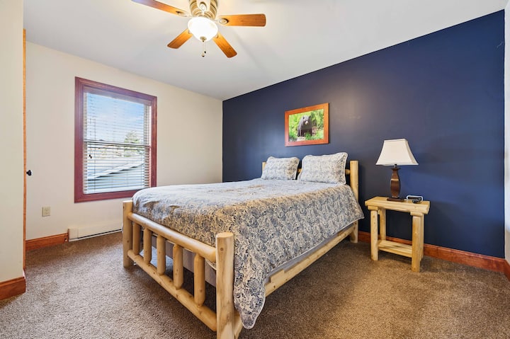 MAIN FLOOR BEDROOM - 1 QUEEN, COMFORTABLY SLEEPS 2