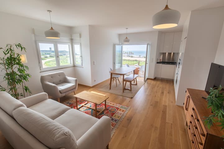 CARCAVELOS BEACH STUNNING VIEWS