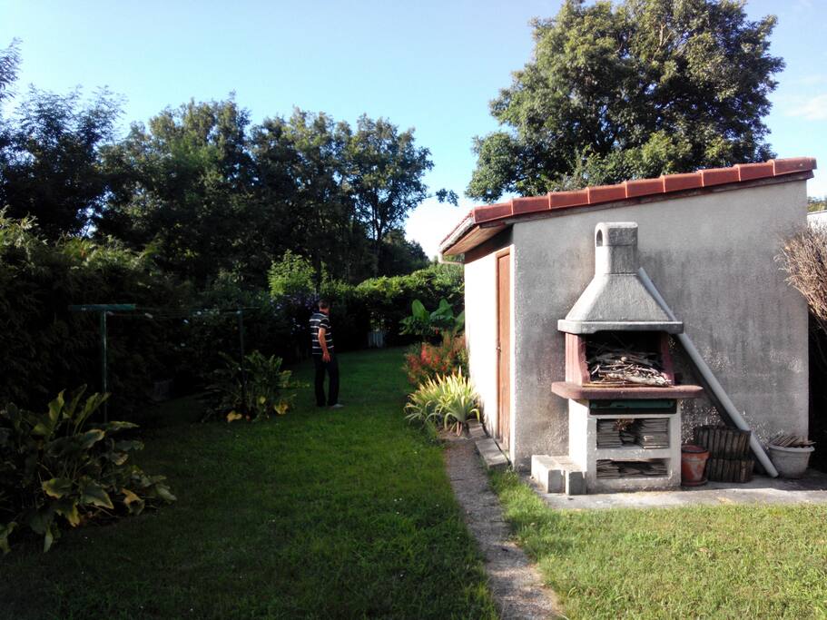 Barbecue derriere la maison