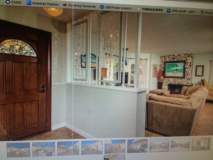 Predný vchod do obývacej a otvorenej kuchyne 