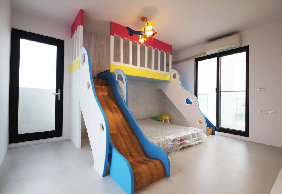 Family Room 5 Person Room 夢想樂園親子五人房