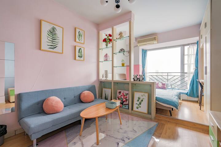 宽窄巷子/落地飘窗无敌夜景温馨双人房/地铁口/临锦里武侯祠春熙路