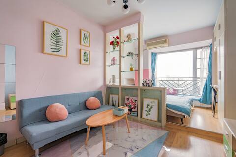 宽窄巷子/落地飘窗无敌夜景温馨双人房/地铁口/临锦里武侯祠春熙路