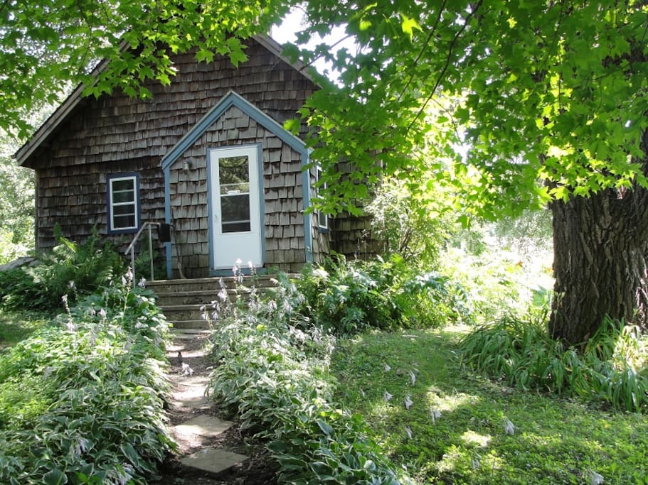 Grandma's Cottage Cottages for Rent in La Farge, Wisconsin, United States