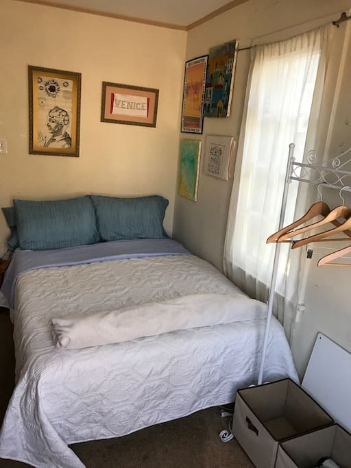 Guest room.