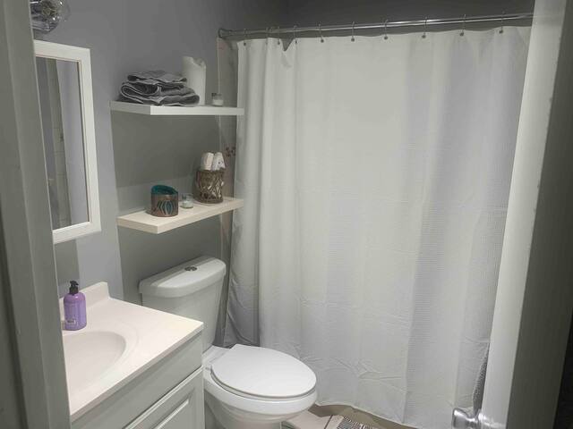 Holly Heights Hideaway