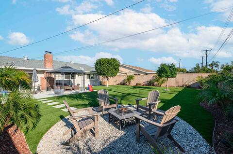 Cozy modern home &large lawn &outdoor fire &patio