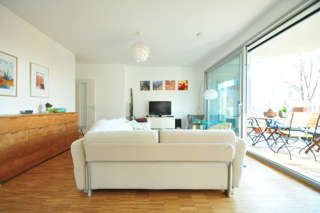Wohnzimmer2 und Südbalkon - Livingroom2 & Balcony (South-Side)