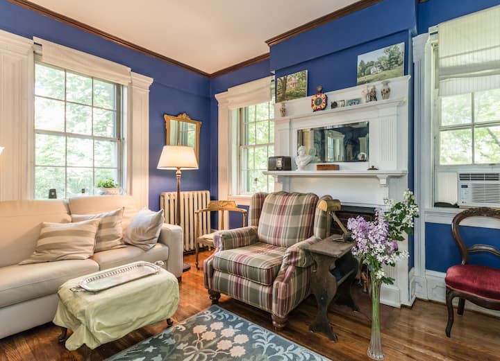 Historic Mansion, Gardens & Meadow Serviced apartments for Rent in