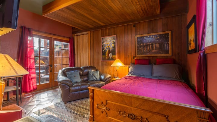 Unique Apartment with private entrance.