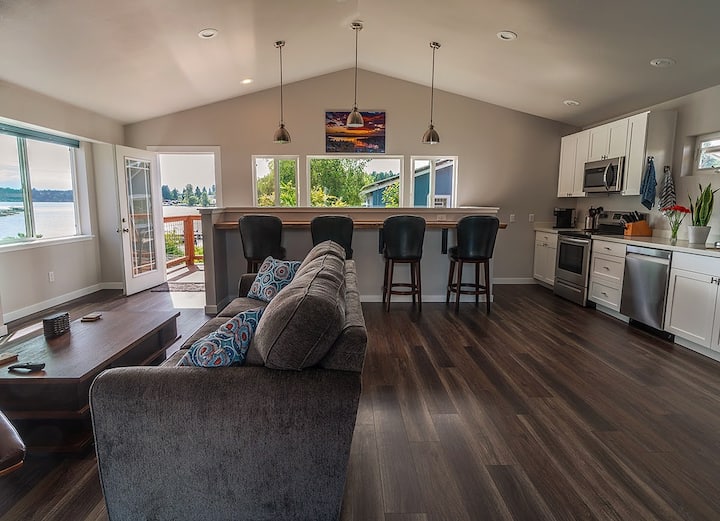 Lake Stevens North Cove Beach House Guesthouses for Rent in Lake