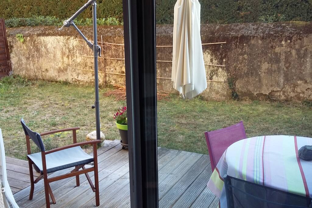 ... avec terrasse et jardin
