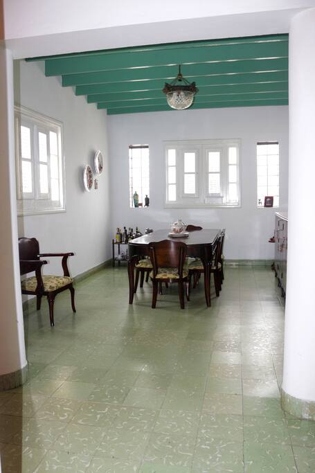Comedor visto del pasillo
