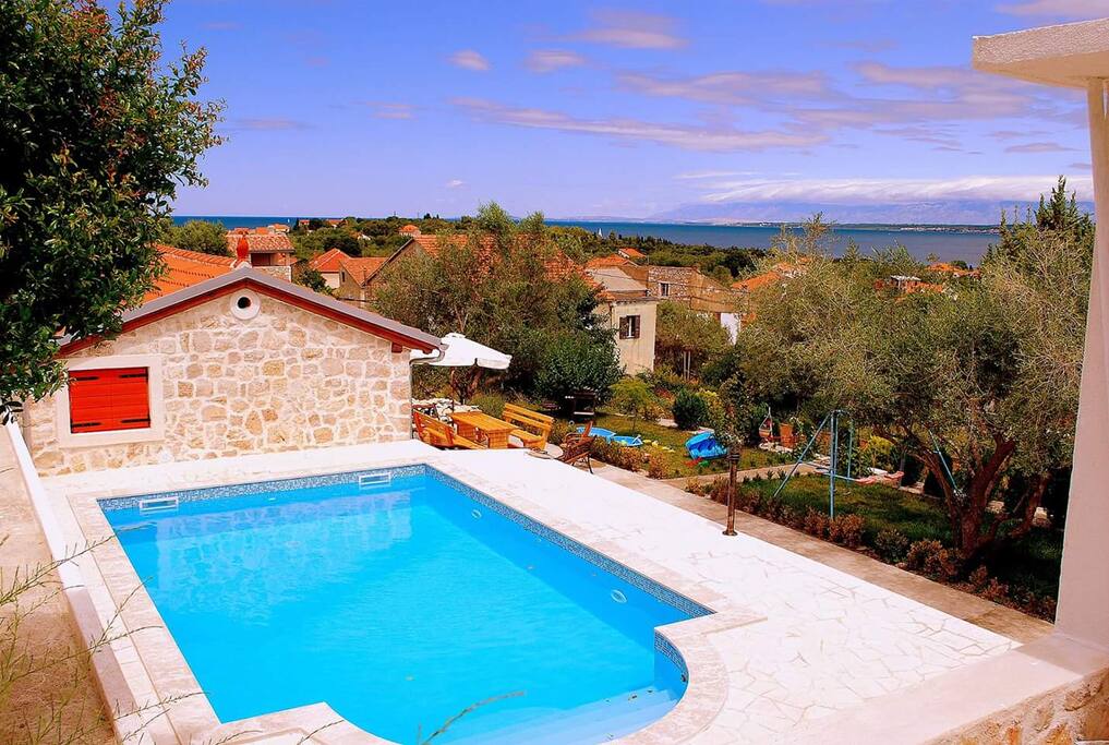 house exterior an swimming pool area