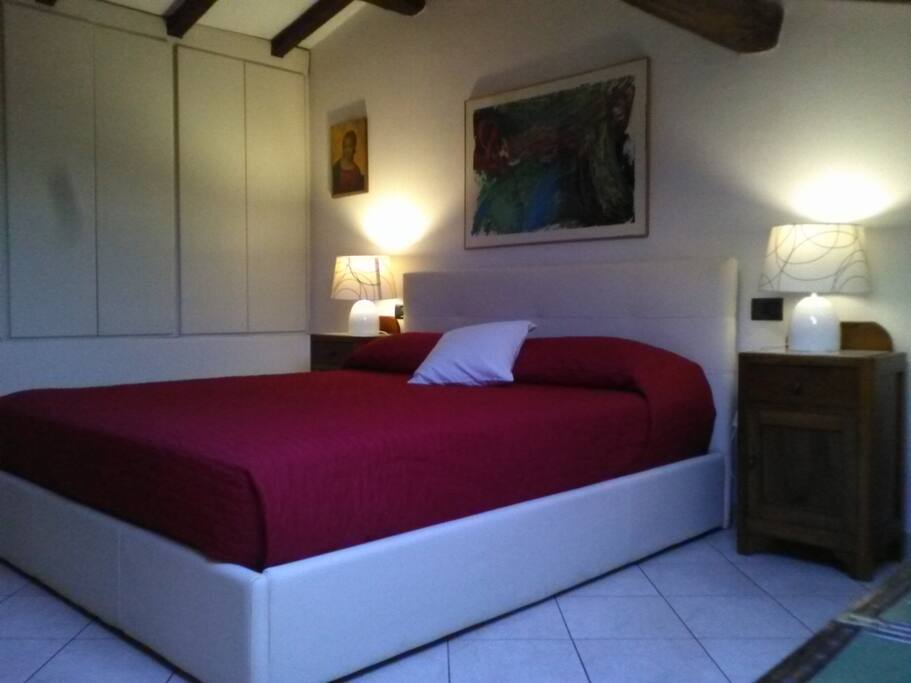King size bed