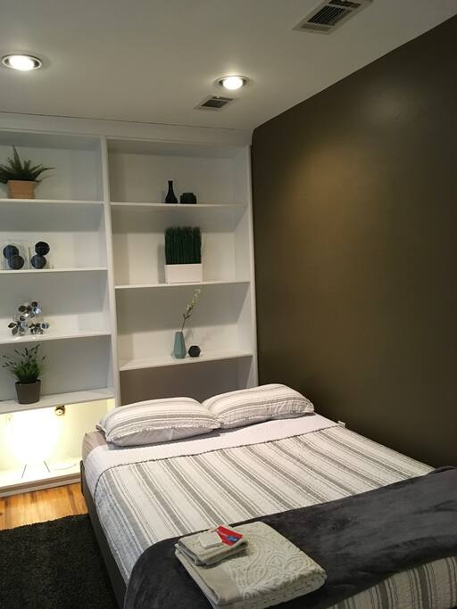 Full size memory foam mattress that comfortably sleeps two.
