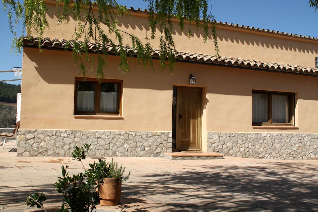 Fachada principal casa l'Avenc