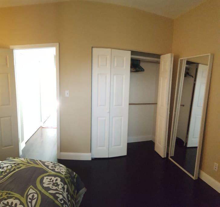 1st Bdrm Closet