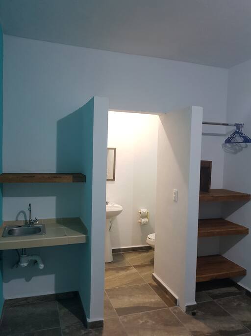 Baño privado en la habitación