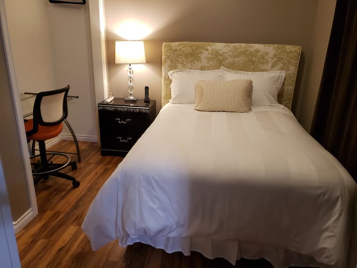 Krevat me madhësi të plotë, dhomë gjumi #2