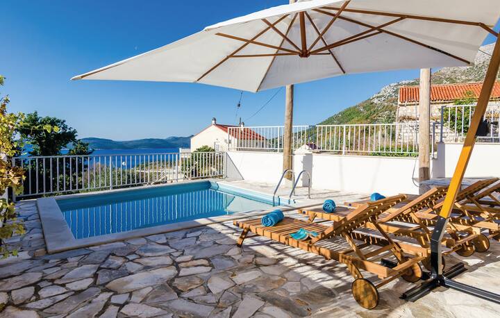 Villa Maestral Three Bedroom Pool House Villas For Rent In Brsecine Dubrovnik Neretva County Croatia