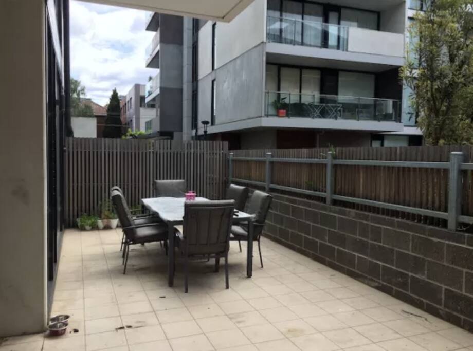 Ground floor courtyard.