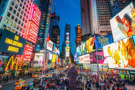 Beautiful and clean 2BR near Times Square