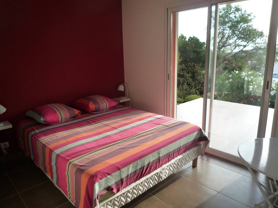 chambre 1 RDC / terrasse