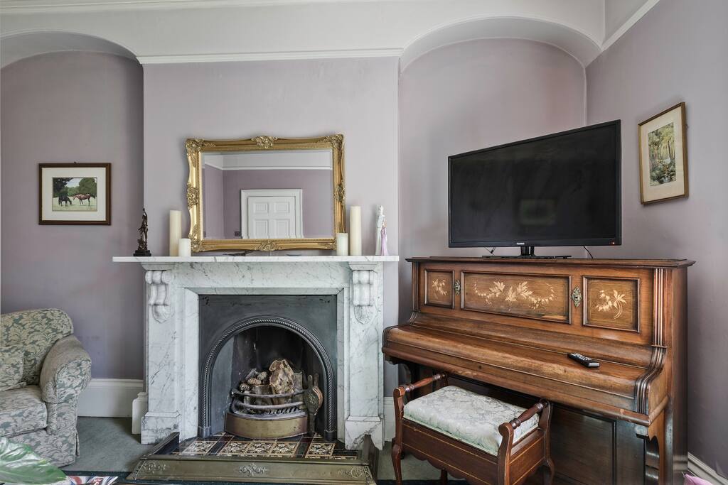 Guest Lounge
